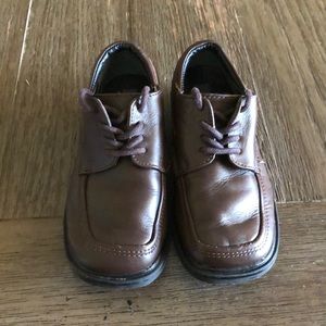 Kenneth Cole Reaction boy’s dress shoe size 9.5